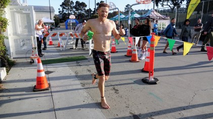 Steve-AlbanyTri-2017-Swim-exit